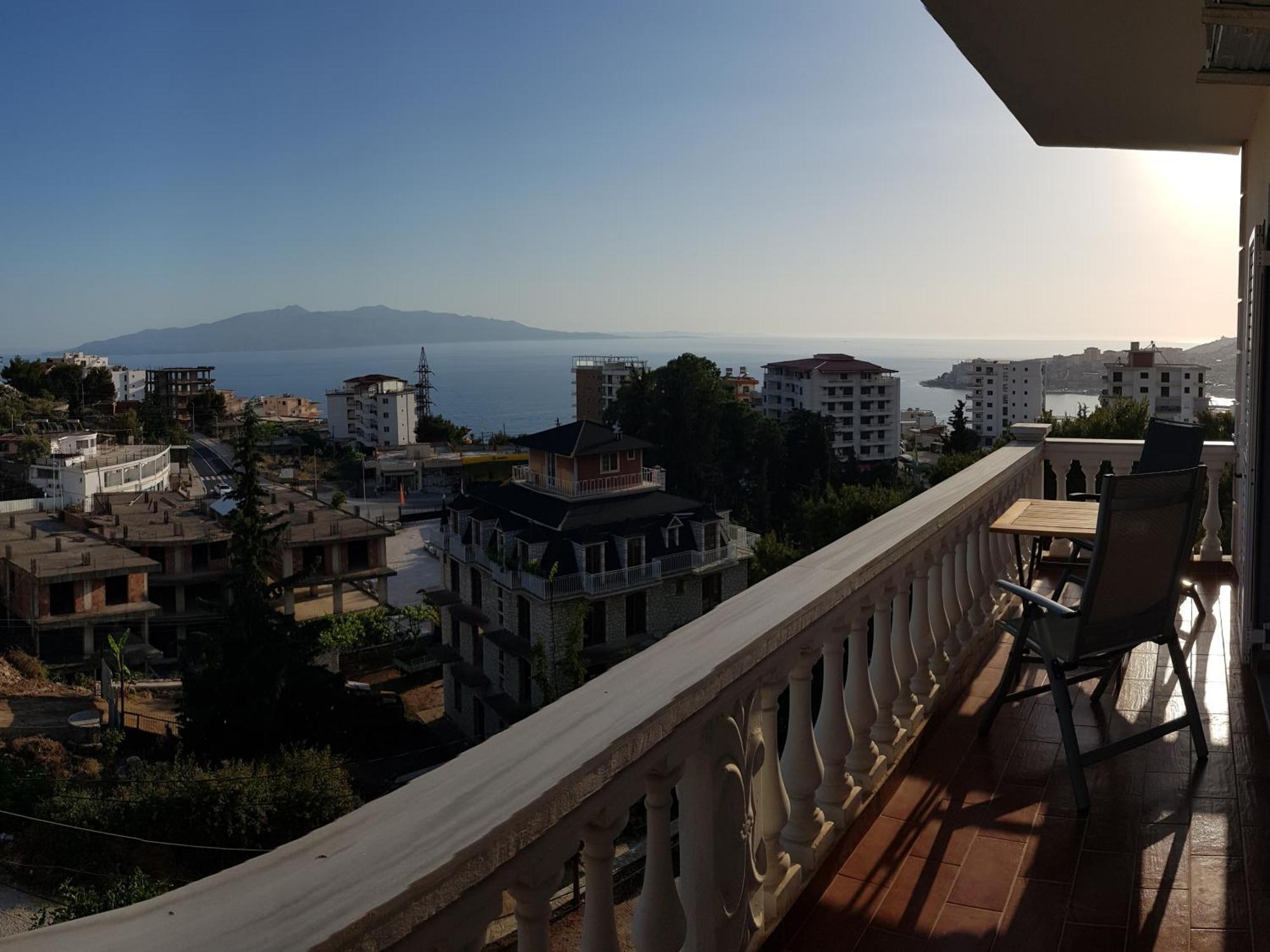 Stunning Sea View Apartments Саранде Стая снимка